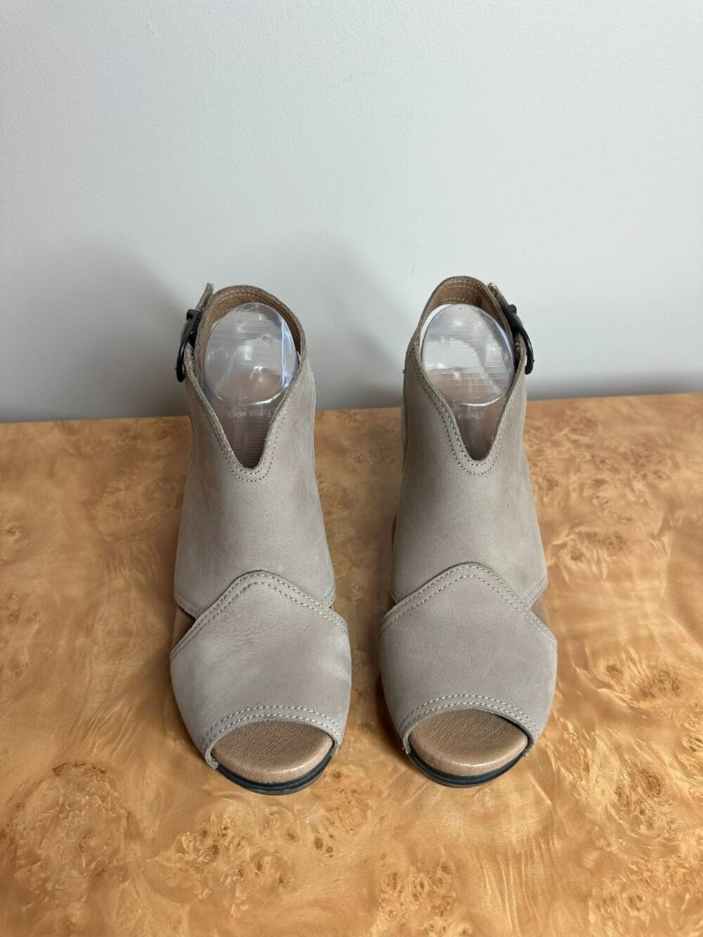 Dansko Vanda Taupe Leather Milled Wedge Slingback Peep Toe Shoes Size 40 - Picture 4 of 10